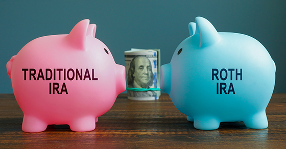 pink and blue piggy banks with traditional and roth ira